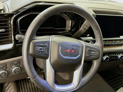 Used 2024 GMC Sierra 1500 Elevation image 18