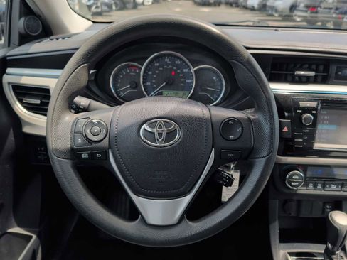 Used 2016 Toyota Corolla LE FWD image 11