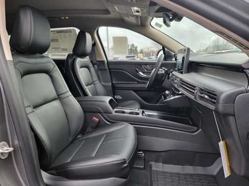 New 2026 Lincoln Corsair Premiere image 23