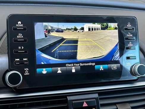 Used 2022 Honda Accord Touring image 15