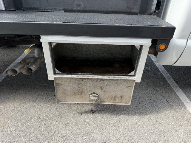 Used 2015 Ford F550 2WD Regular Cab Super Duty image 16