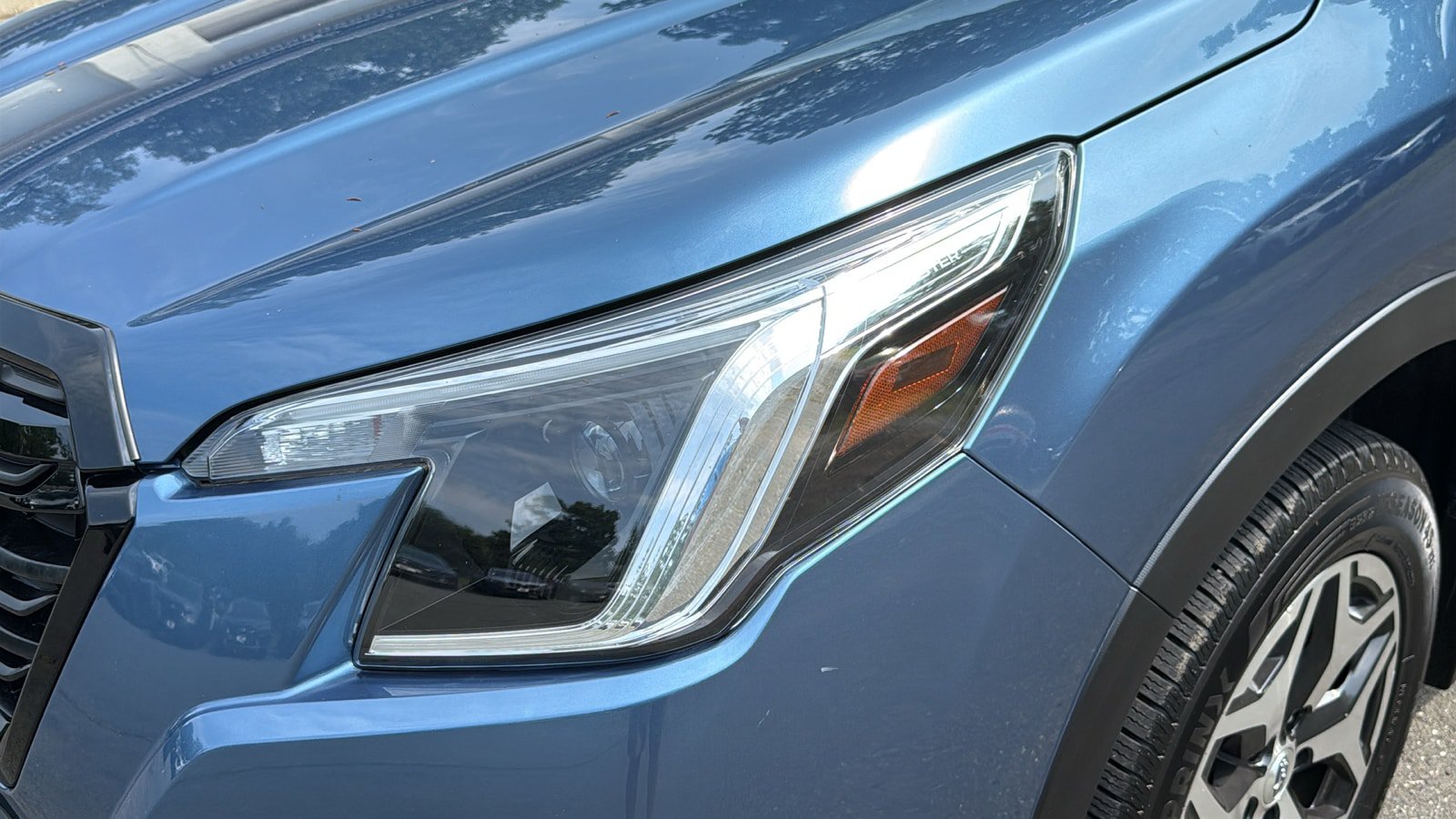 Certified 2023 Subaru Forester Premium AWD/4WD image 9