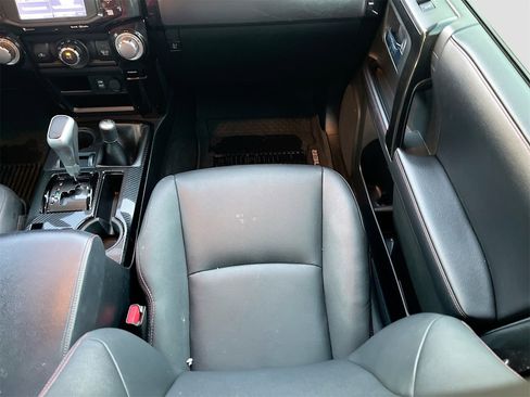 Used 2019 Toyota 4Runner TRD Off-Road Premium image 23