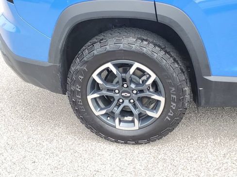Used 2025 Chevrolet Equinox ACTIV AWD/4WD image 5