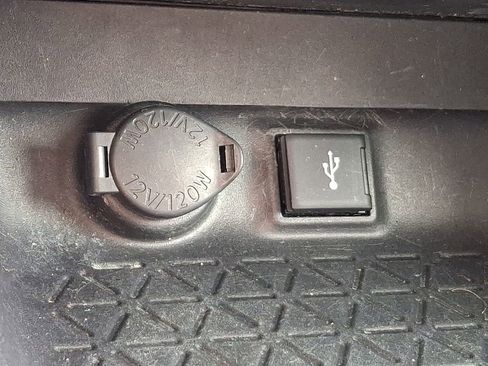 Used 2022 Toyota RAV4 LE AWD/4WD image 24