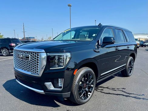 Used 2023 GMC Yukon Denali AWD/4WD image 3