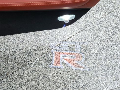 Used 2024 Nissan GT-R Premium w/ Premium Interior Package image 33