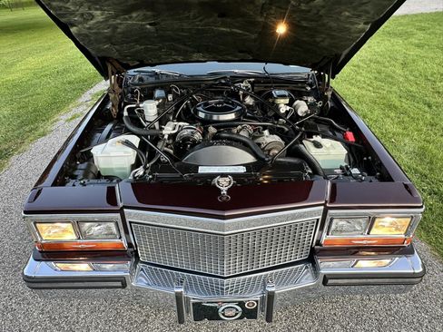 Used 1987 Cadillac Brougham RWD image 26