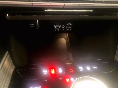 Used 2024 Jeep Wagoneer L Series II w/ Flexible Seating Group image 27