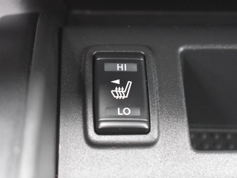 Used 2024 Nissan Titan PRO-4X w/ Pro-4x Convenience Package image 30