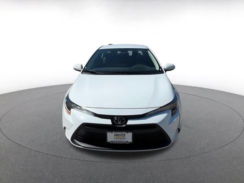 Used 2025 Toyota Corolla LE image 4