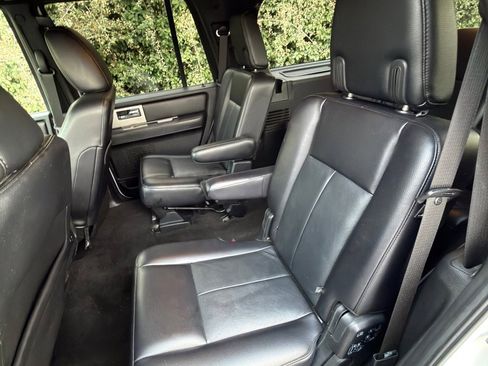 Used 2017 Ford Expedition XLT w/ Equipment Group 201A image 11