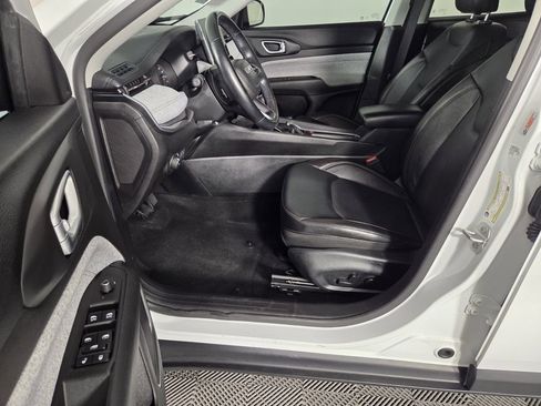 Certified 2022 Jeep Compass Latitude image 12