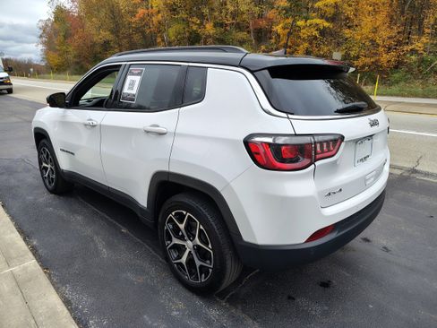 Certified 2024 Jeep Compass Limited image 8