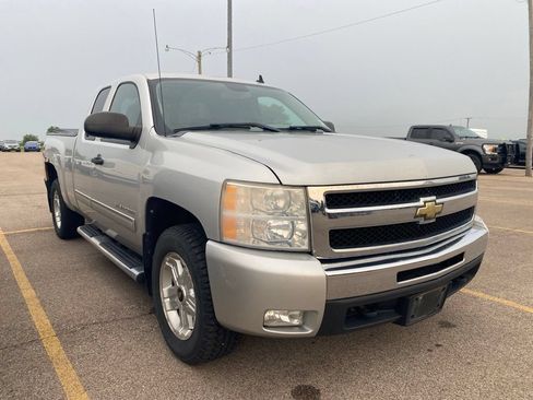 Used 2011 Chevrolet Silverado 1500 LT w/ All-Star Edition AWD/4WD image 3