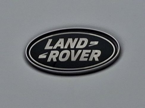 Certified 2025 Land Rover Discovery S image 15