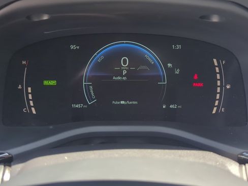 Used 2025 Toyota Camry SE FWD image 13