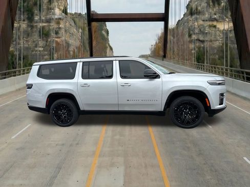 New 2026 Jeep Grand Wagoneer L Limited AWD/4WD image 11