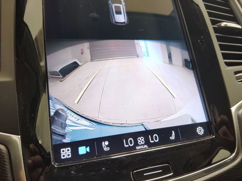 Used 2023 Volvo XC90 B6 Core w/ Protection Package Premier image 23