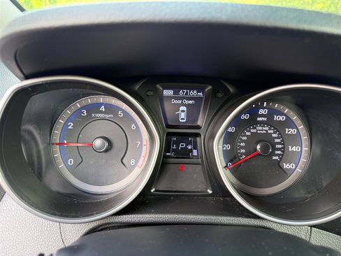 Used 2014 Hyundai Elantra GT FWD image 9