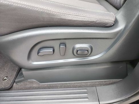 Used 2021 Nissan Titan SV w/ SV Convenience Package image 20