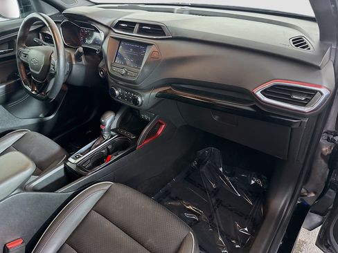 Used 2022 Chevrolet TrailBlazer RS FWD image 30