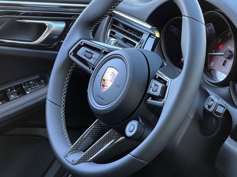 New 2026 Porsche Macan Turbo image 33