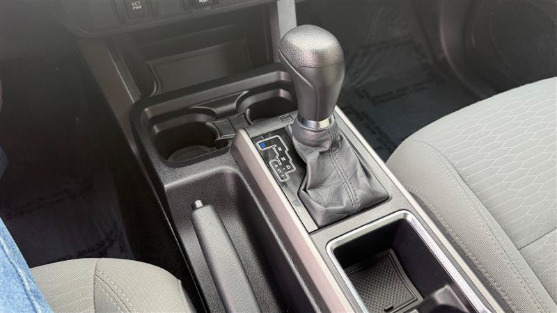 Used 2019 Toyota Tacoma SR5 AWD/4WD image 35