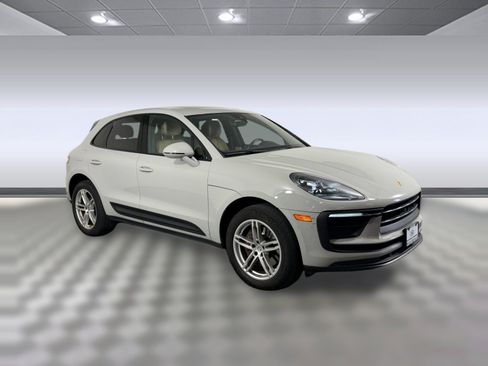 Used 2022 Porsche Macan AWD/4WD image 7
