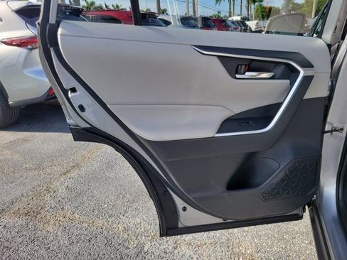 Certified 2022 Toyota RAV4 XLE Premium AWD/4WD image 10