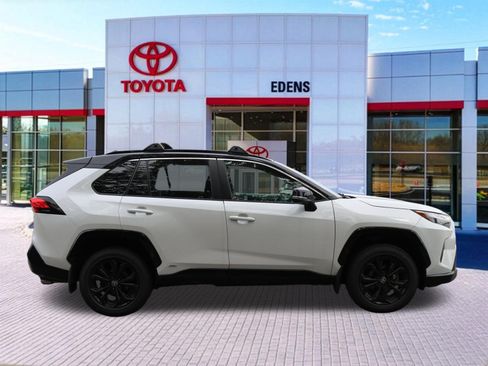 Used 2023 Toyota RAV4 XSE AWD/4WD image 2