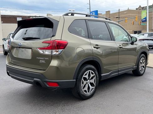 Used 2022 Subaru Forester Premium AWD/4WD image 28