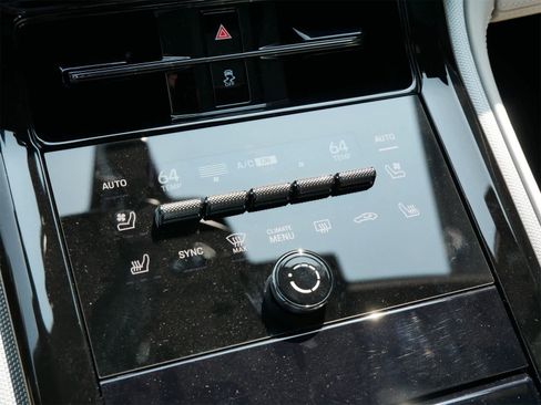 New 2025 Porsche Panamera 4 image 12