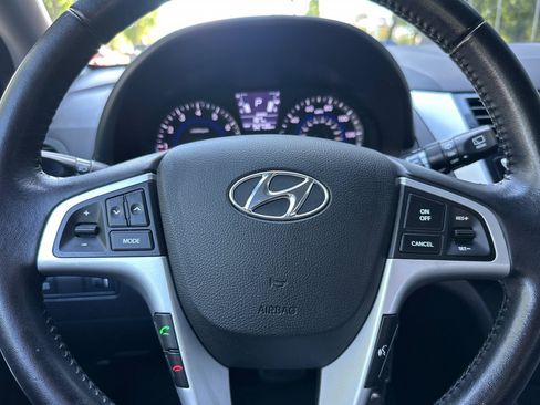 Used 2012 Hyundai Accent SE FWD image 25