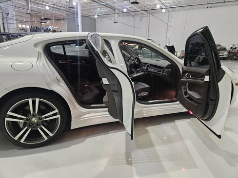 Used 2010 Porsche Panamera S image 13