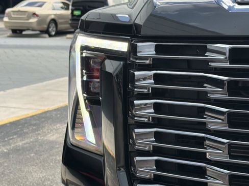 Used 2025 GMC Sierra 2500 Denali Ultimate w/ Max Trailering Package AWD/4WD image 15