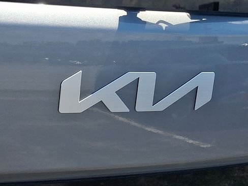 Used 2025 Kia Soul LX w/ LX Technology Package FWD image 29