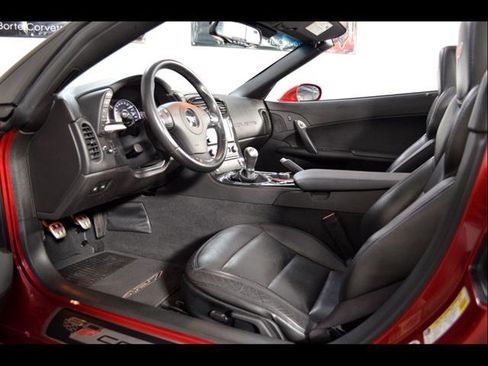 Used 2013 Chevrolet Corvette 427 w/ 1SB Preferred Equipment Group RWD image 12
