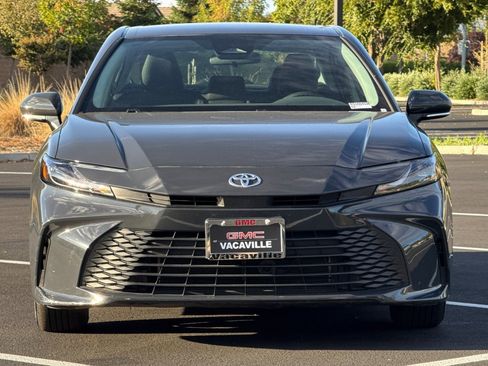 Used 2025 Toyota Camry LE image 10