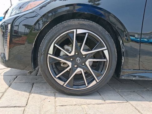 Used 2024 Nissan Sentra SR w/ SR Premium Package FWD image 18