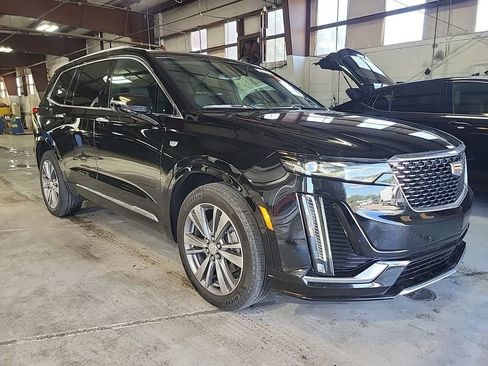 Used 2020 Cadillac XT6 Premium Luxury AWD/4WD image 3