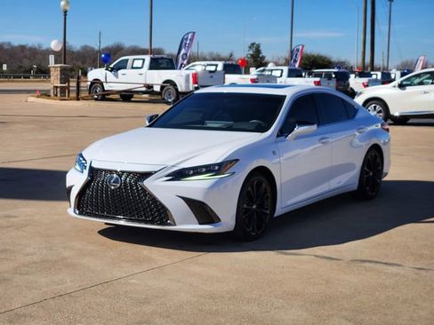 Used 2022 Lexus ES 350 F Sport image 3