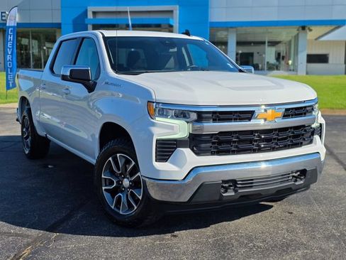 Used 2024 Chevrolet Silverado 1500 LT AWD/4WD image 2