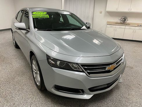 Used 2019 Chevrolet Impala LT image 3