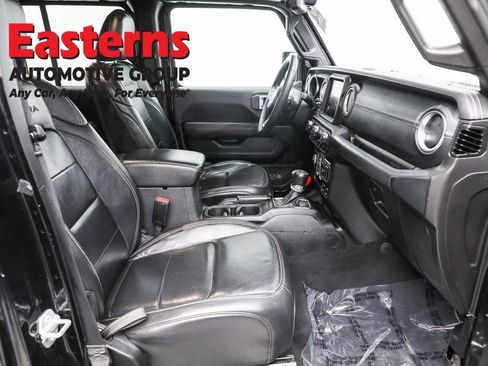 Used 2023 Jeep Wrangler Unlimited Sahara image 24