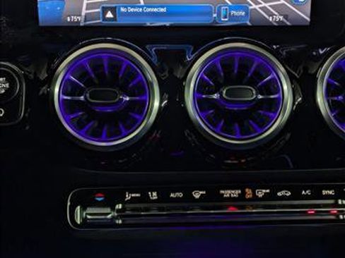 New 2025 Mercedes-Benz GLA 250 image 12