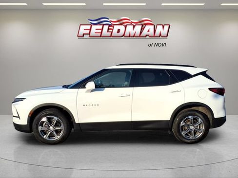 Used 2024 Chevrolet Blazer LT w/ Convenience Package FWD image 2