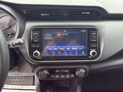 Used 2021 Nissan Kicks SV FWD image 29