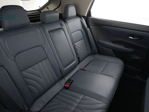 Used 2023 Nissan Ariya AWD/4WD image 5