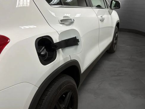 Used 2019 Chevrolet Trax LT w/ LT Convenience Package FWD image 26
